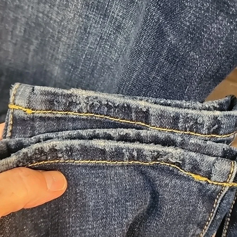 Cabi Curvy Skinny Jeans Size 8 Dark Wash Denim Whiskering Casual Slim A1015